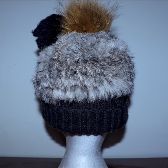 Knit PomPom hats lot of 2 - Picture 8 of 12